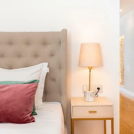 Lxluxhome - Combro Luxury Apartmán